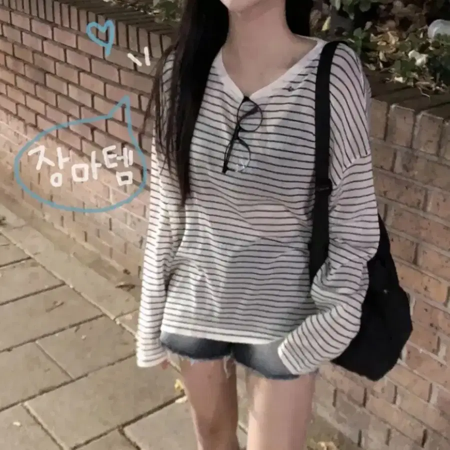 에이블리 더멋 시스루 스트라이프 긴팔티 판매합니다