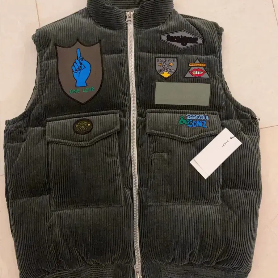 sacai 사카이 x Mark Gonzales Gonz 코듀로이 다운 베스트 2