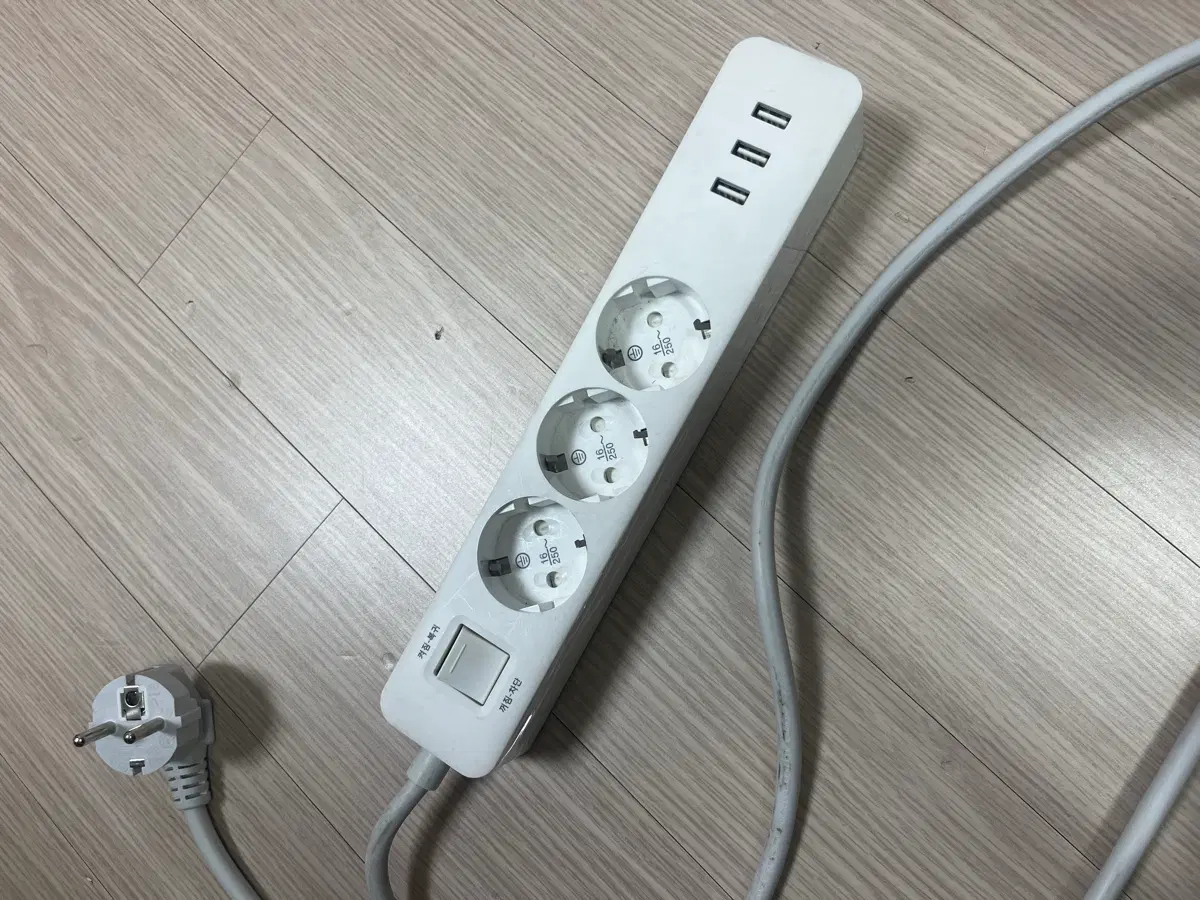 샤오미 멀티탭 3구 USB