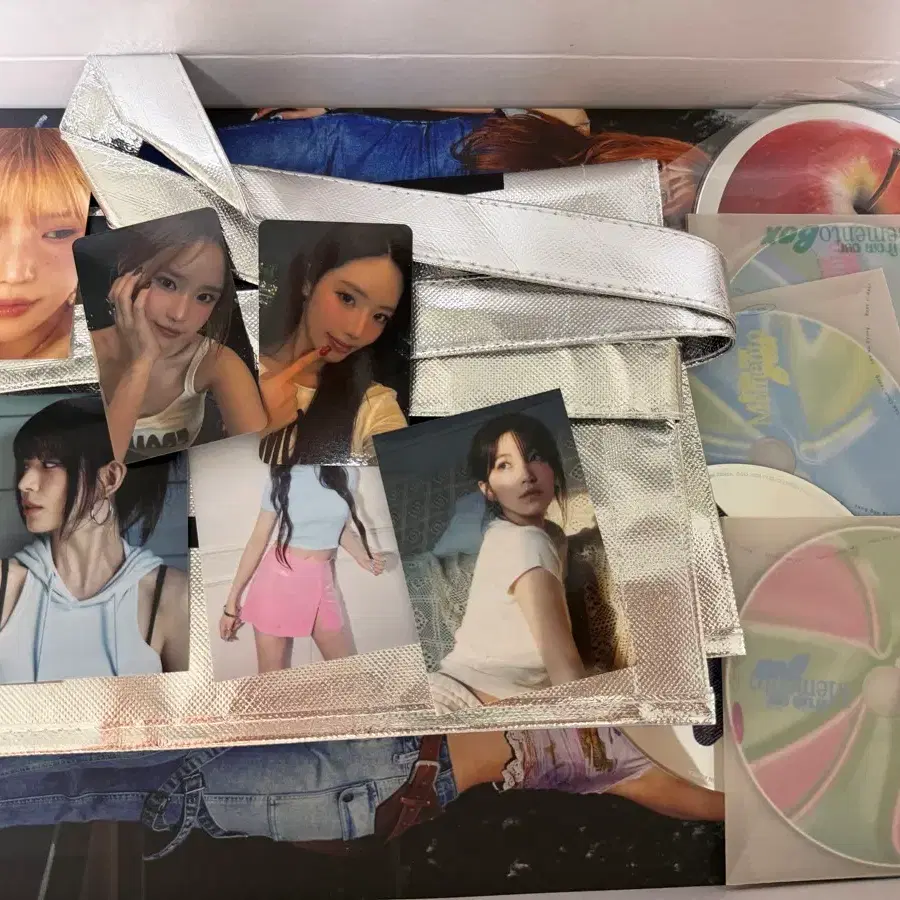 프로미스나인 6주년 미니엘범 <프롬 아워 20주년>