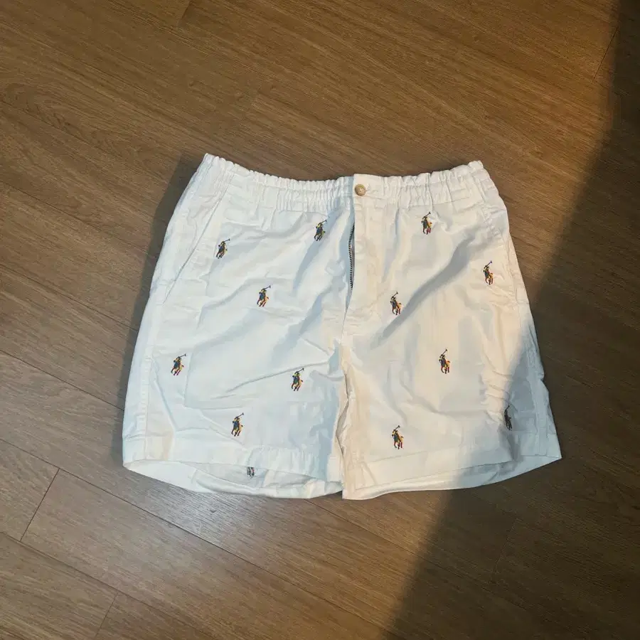 폴로 랄프로렌 올오버 포니 자수 화이트 쇼츠 반바지 S