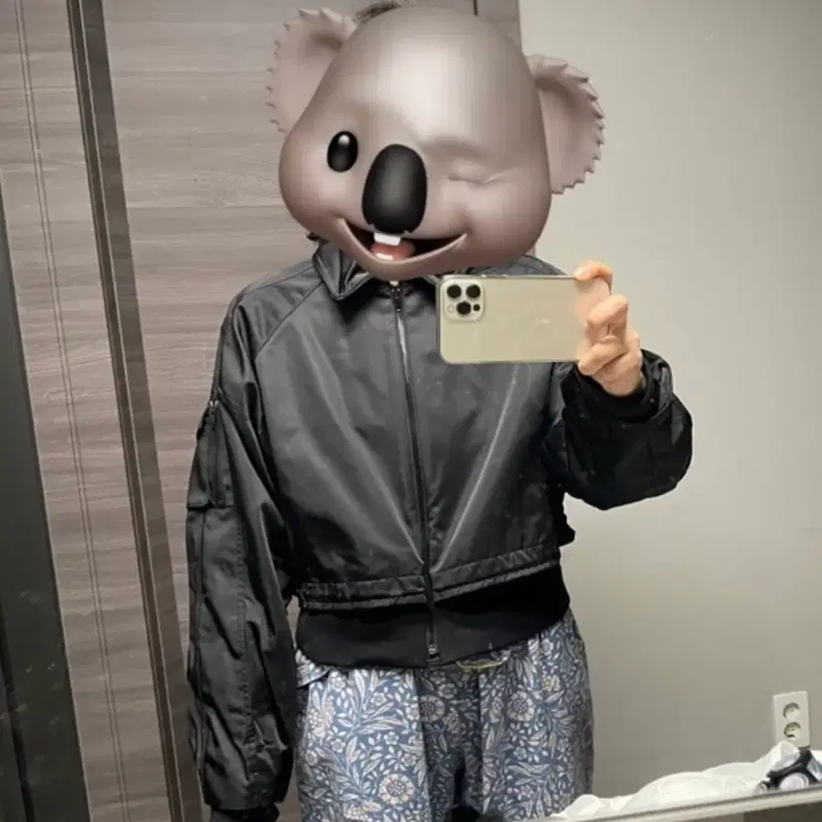 하시에 글로시새틴 봄버자켓블랙
