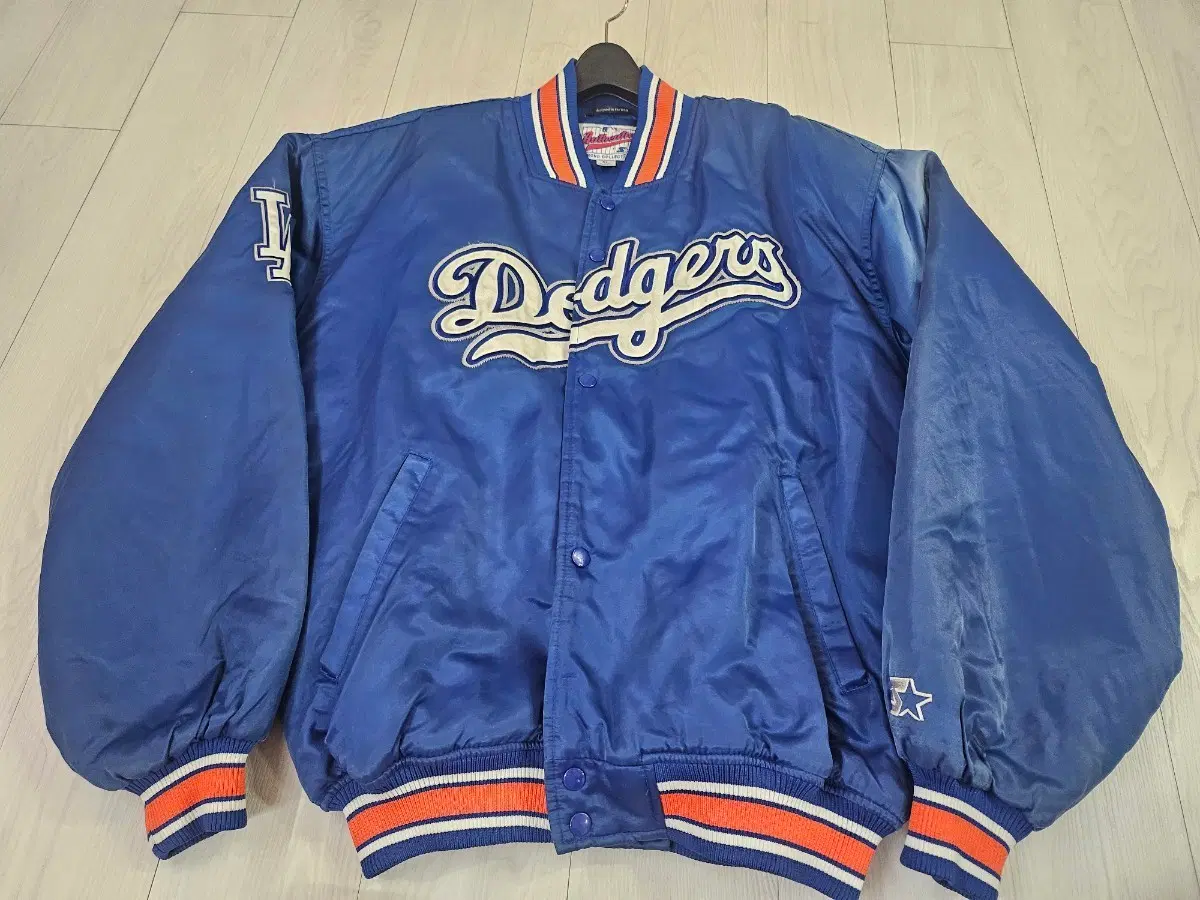 MLB LA다저스 스타터 점퍼 XL (가슴오염)