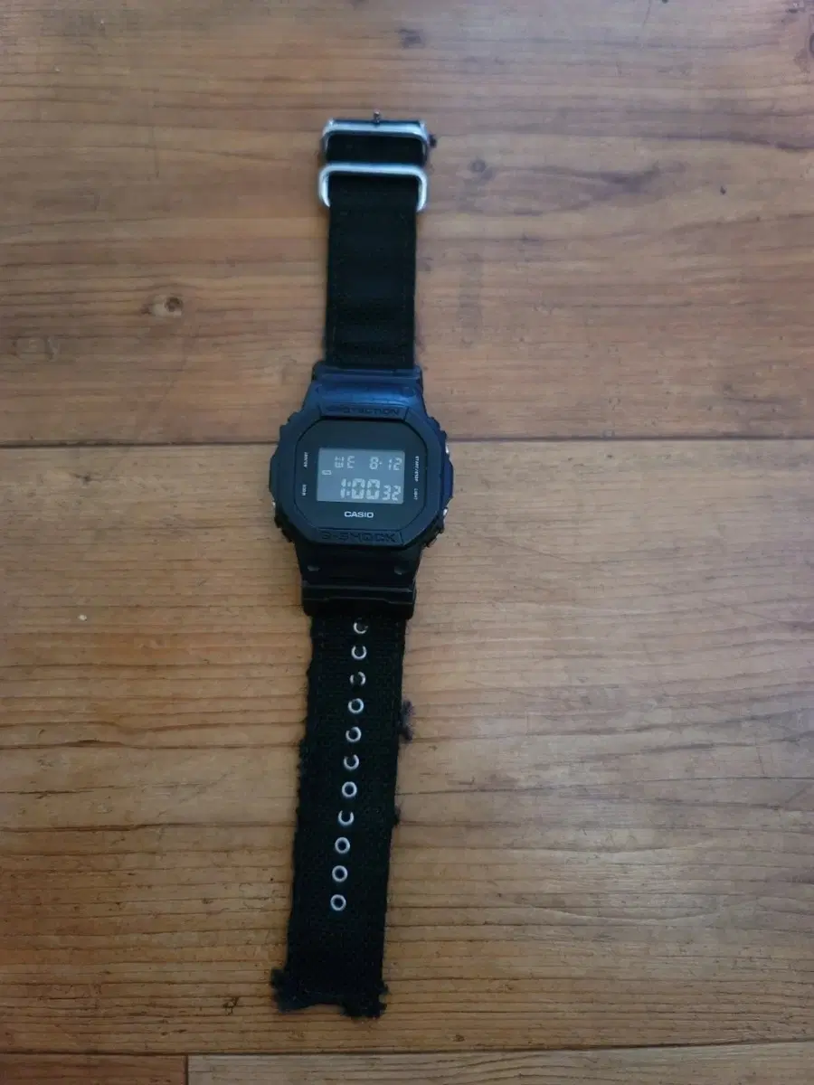 카시오 G-SHOCK DW-5600BBN 스퀘어 블랙 시계 (필독)