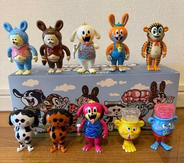 HEADLOCKSTUDIO POCKET CREATURES