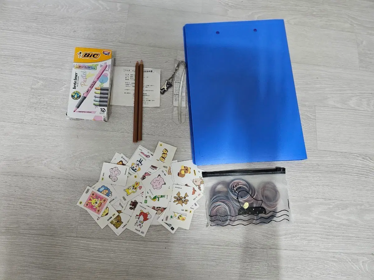 BIC 브라이트 라이너 파스텔 마커 세트 + 포켓몬 스티커 ,머리끈 .책칼피(일본) .볼펜 지우개2개(일본)