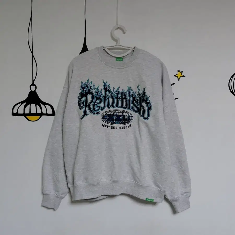 [M] Refurbish 90s 블루 플레임 로고 자수 맨투맨