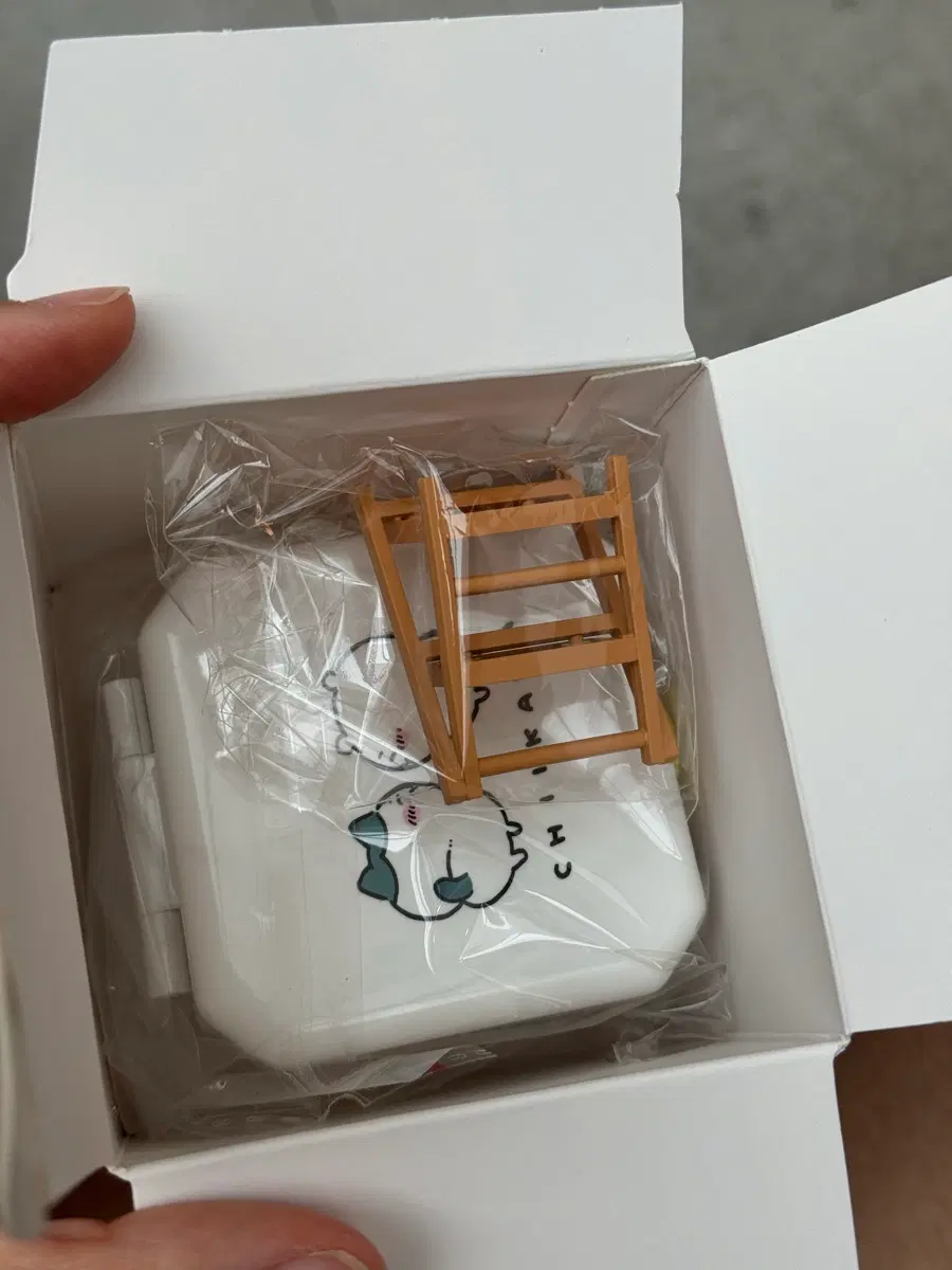 먼작귀 콤팩트 샵 하치와레 / 먼작귀 클리커 카니 / 먼작귀 홀로그램 캔뱃지 치이카와 (판매/우사기 교환)
