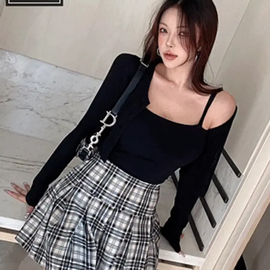 히프나틱 두줄 크롭 나시 블랙 베이지