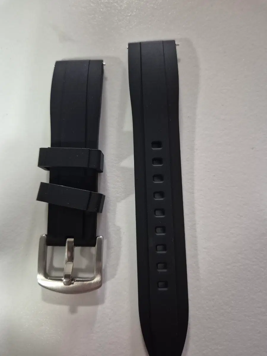 20mm 블랙 러버 스트랩