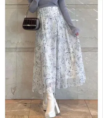 MERCURYDUO 별자리 모티브 프린트 플레어 스커트