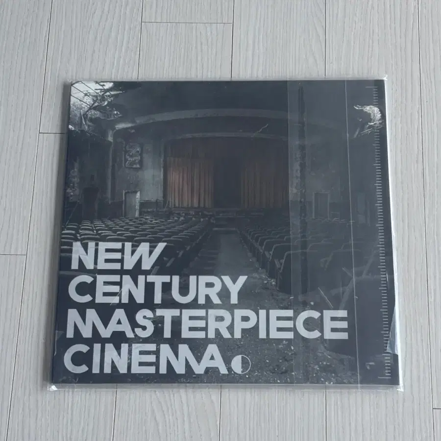 너드커넥션 정규 1집 New Century Masterpiece Cinema LP (가사집, 폴라로이드 포함)