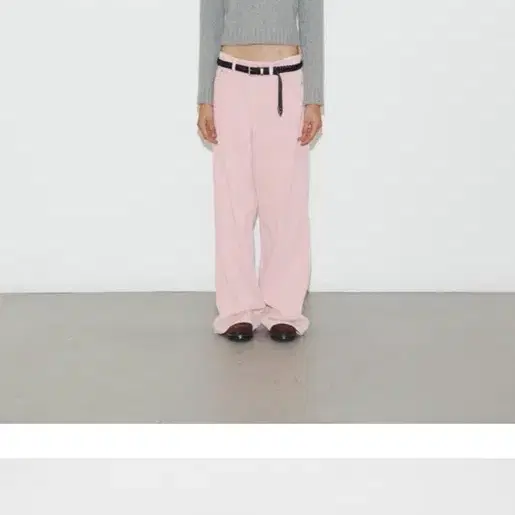(새상품) 띵크플랜트 그레이 브이넥 니트(정가 135,000원)