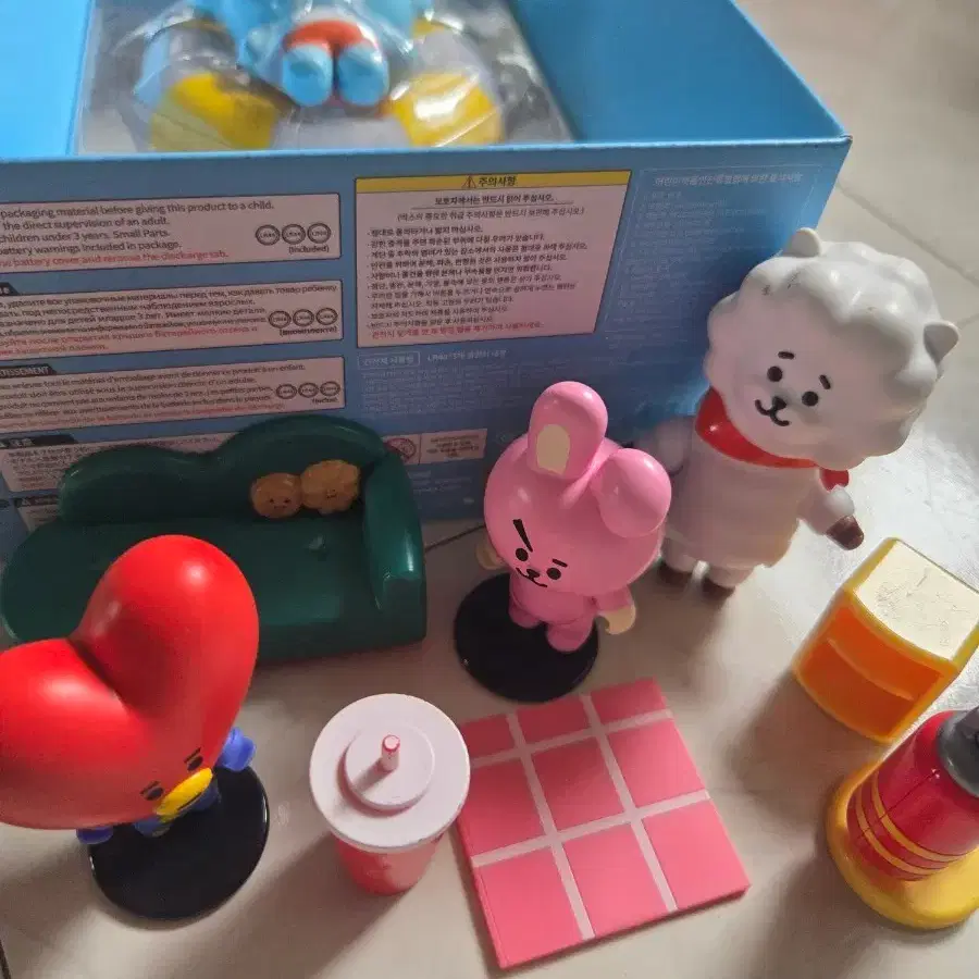 BT21 캐릭터 피규어 세트