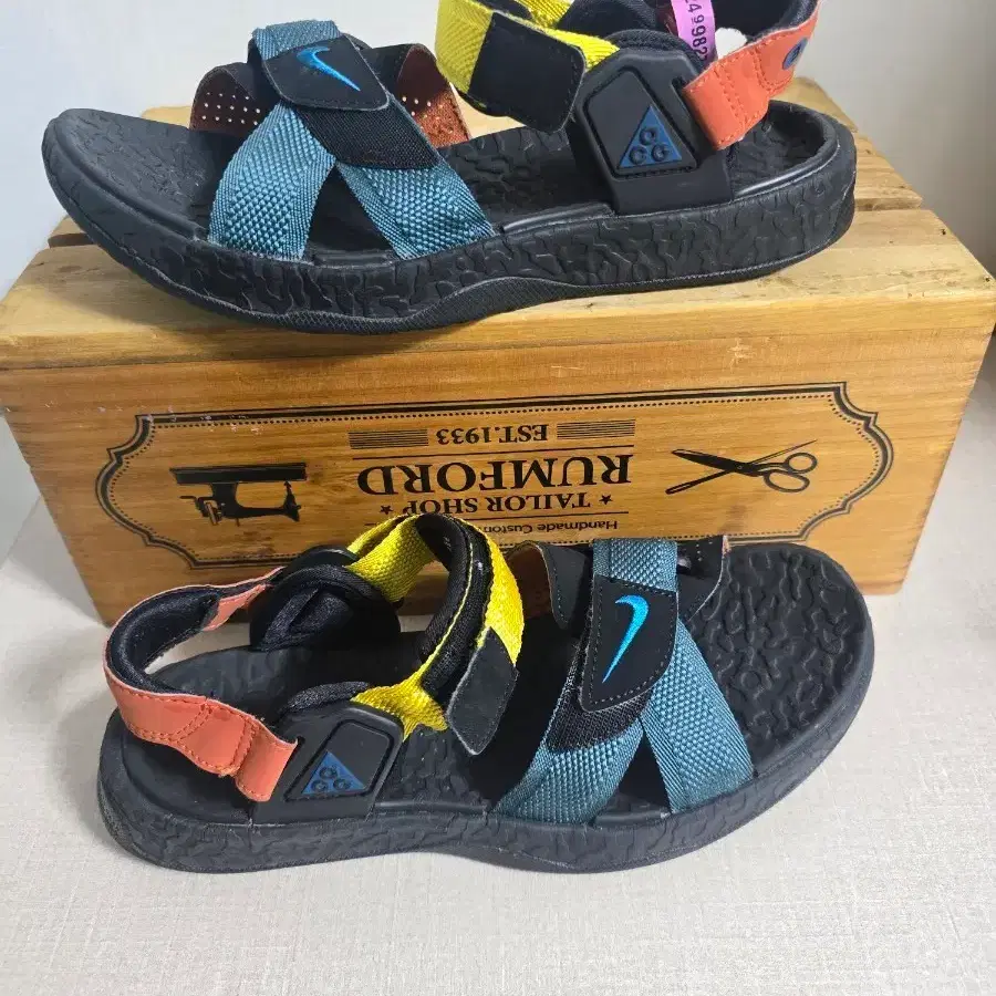 나이키 ACG 샌들 멀티컬러 250