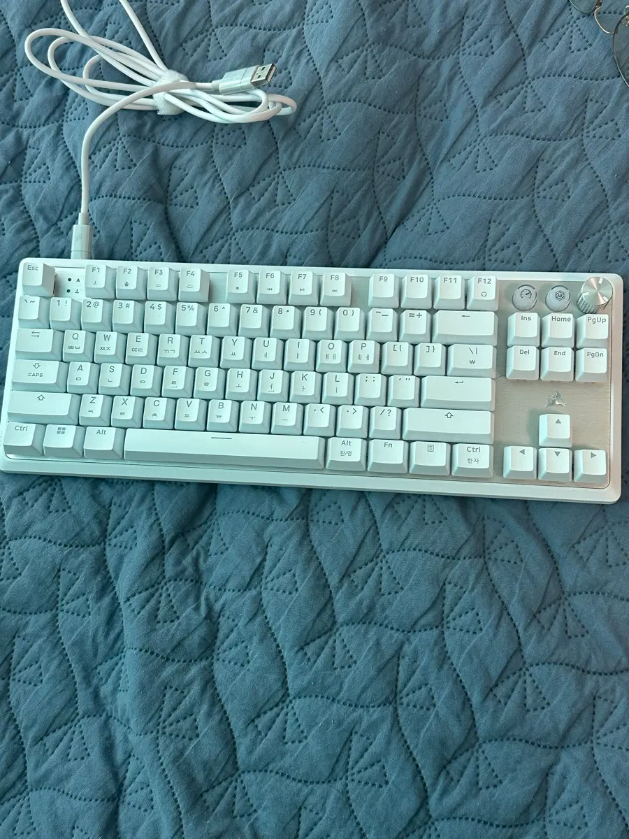 커세어 k70 rgb tk mgx 팝니다