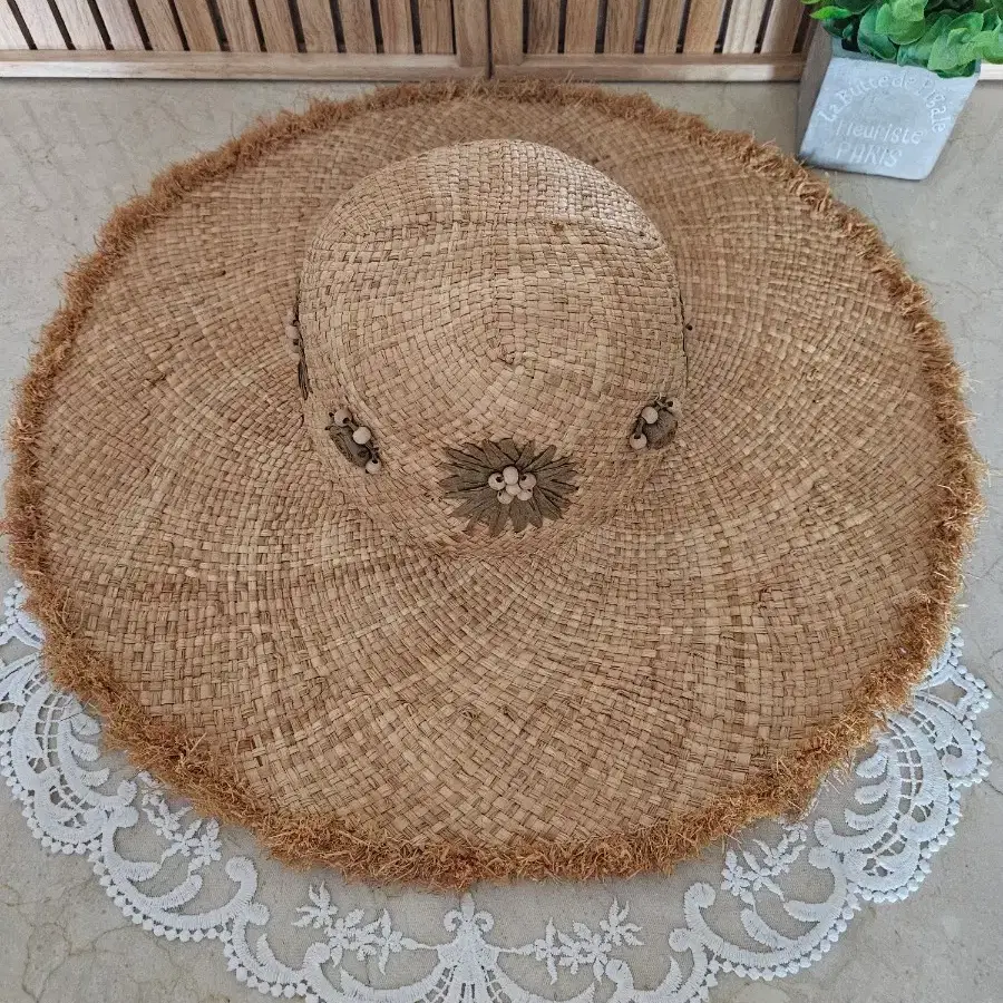 [자연주의/JAJU] 천연 라피아100% 플로피햇 플라워 와이드 챙모자 (57cm)