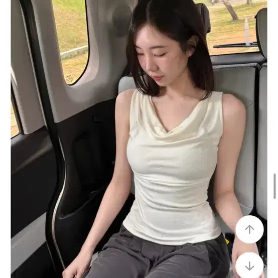 실루엣 드레이프 나시
