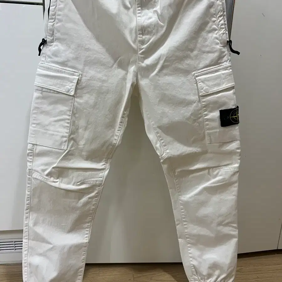 24fw 스톤아일랜드 화이트 데님조거팬츠 30~32