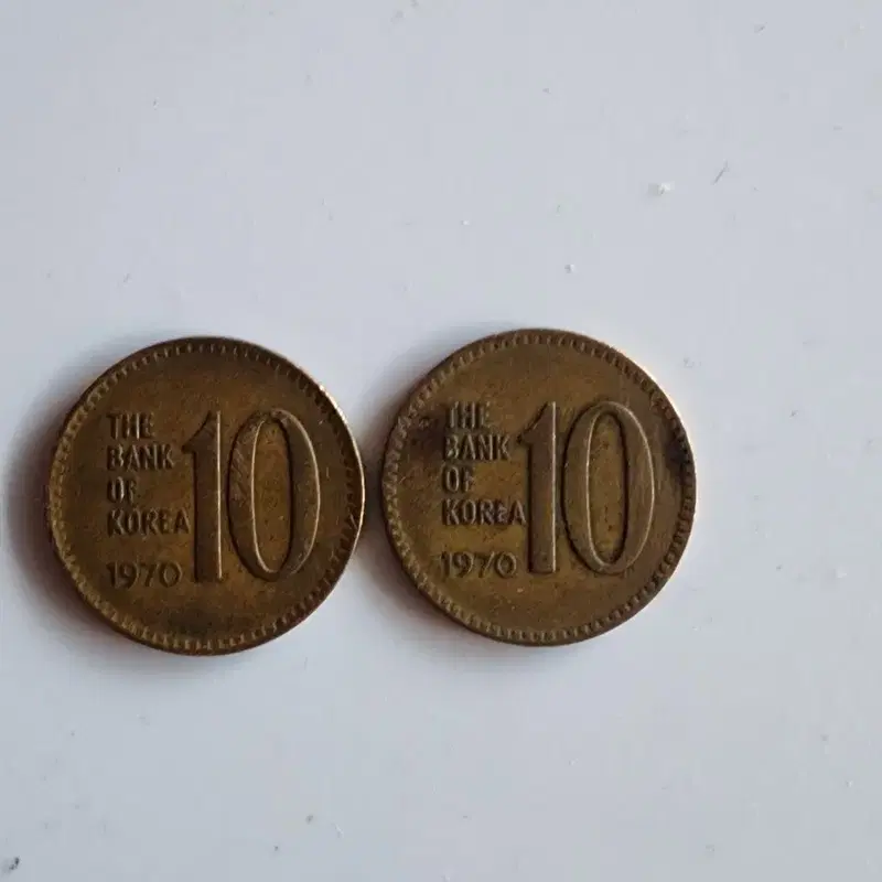 희귀동전 10짜리 두개,천원짜리 지폐 1장판매