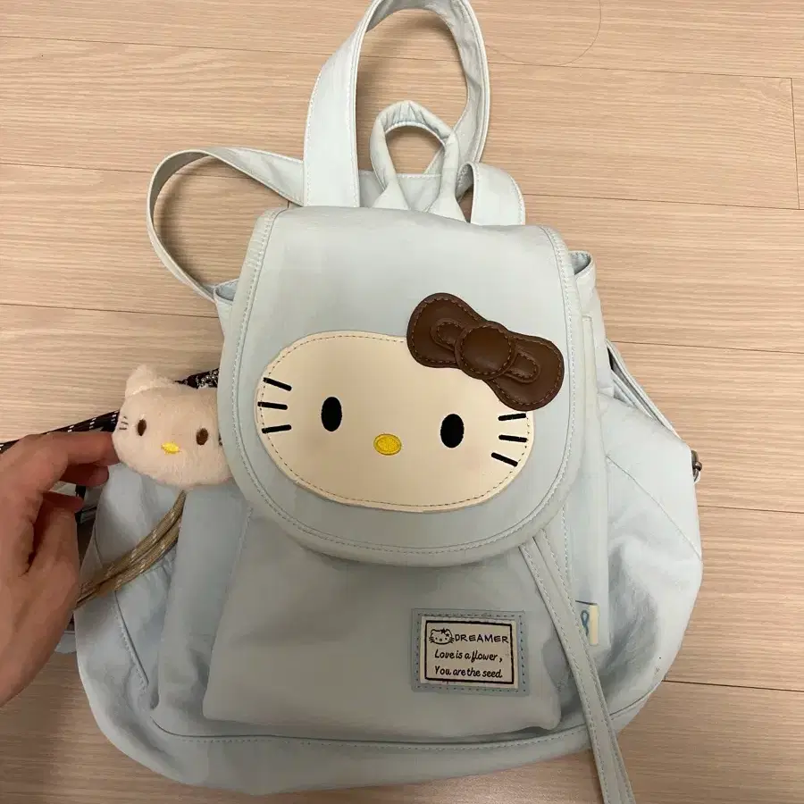 헬로키티 백팩 연 하늘