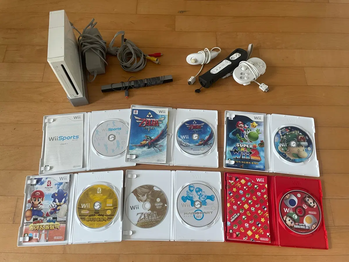 닌텐도 Wii 본체 + 주변기기 + 게임 7종 판매합니다