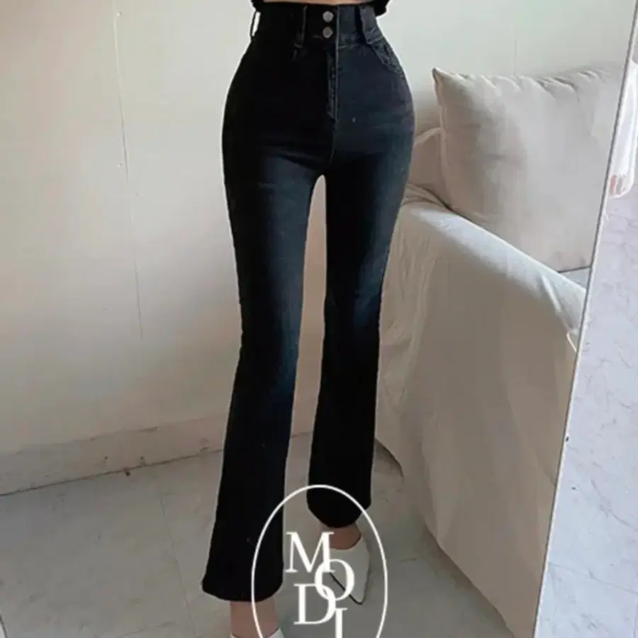 모디핏 세상롱다리! (흑청 기모버전) 투버튼 부츠컷 슬림핏 하이웨스트 골반핏 데님 팬츠