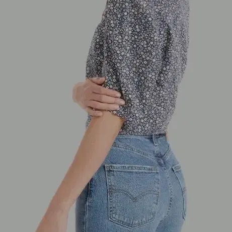새제품리바이스꽃무늬블라우스m