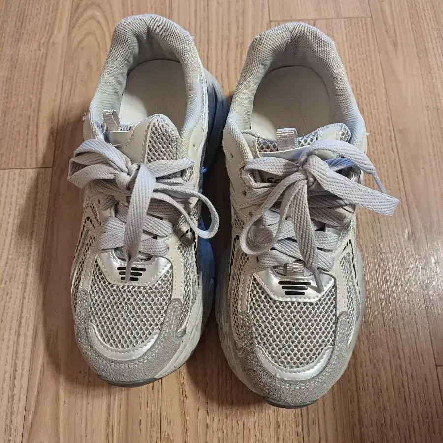 그레이운동화 240