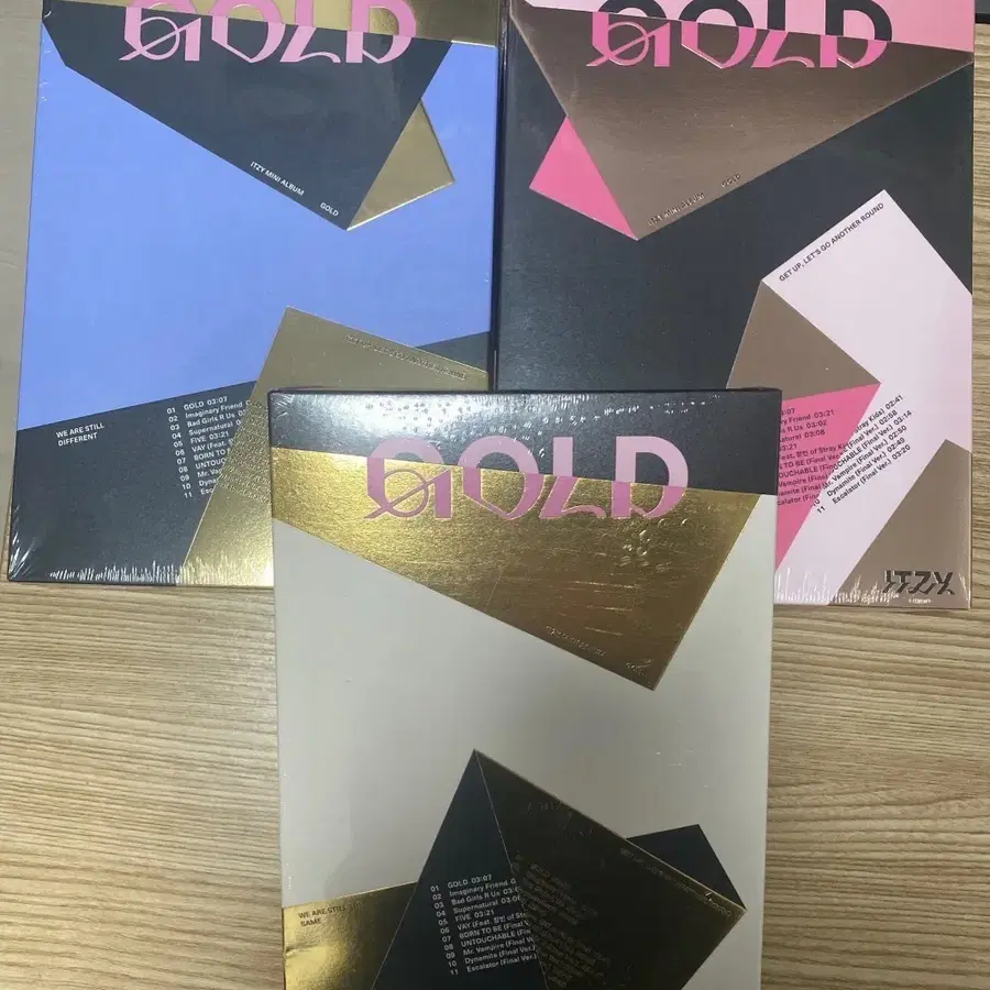 ITZY GOLD 미개봉 앨범 있지