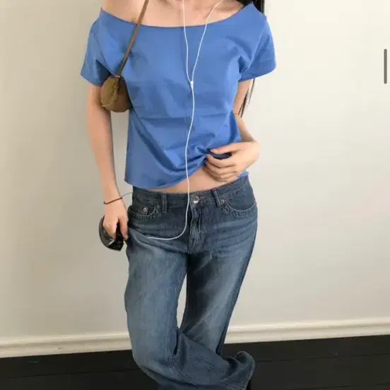 Yue 유프로젝트 컷아웃 원숄더 티 블루