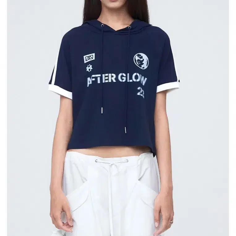나체 SPORTY 반팔 후드 티셔츠 네이비 0사이즈 구해요