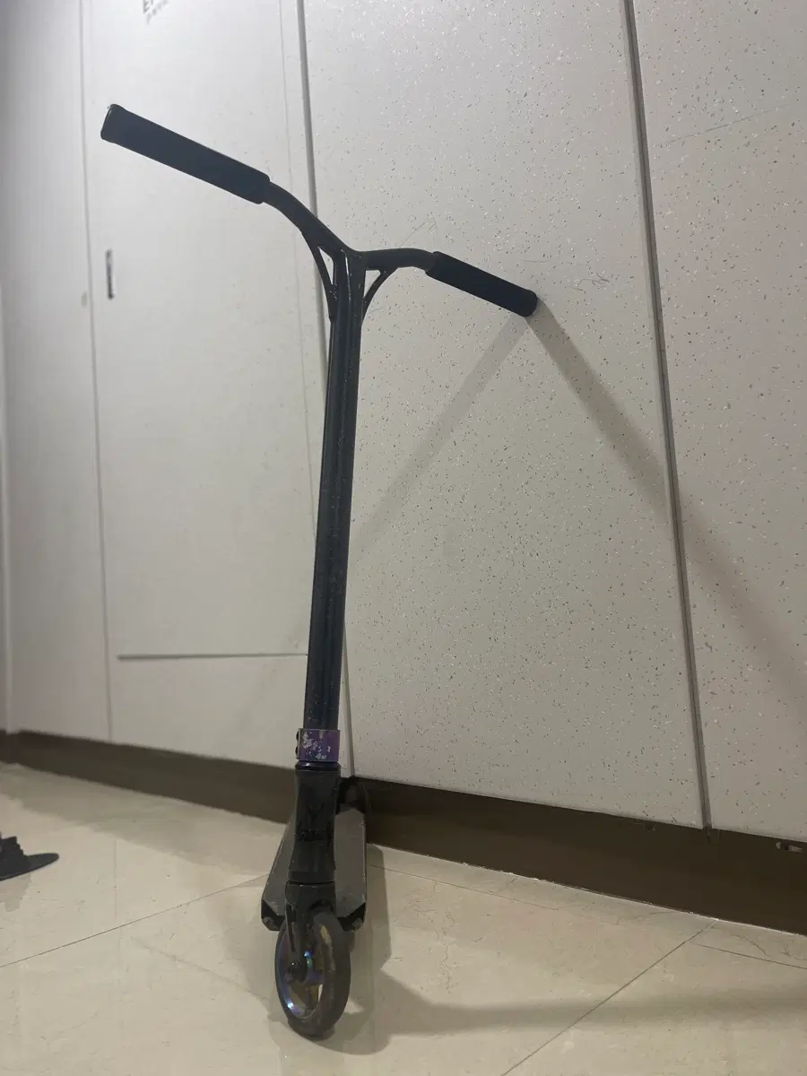 블랙 스턴트 스쿠터