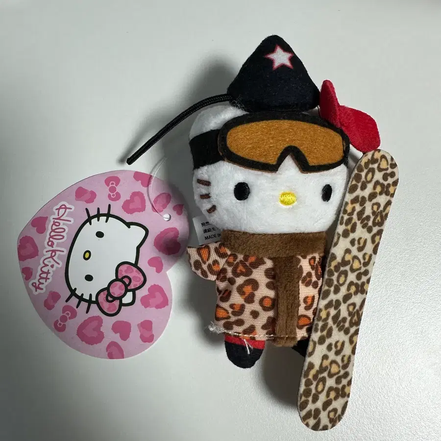 헬로키티 레오파드 스키복 키링 인형