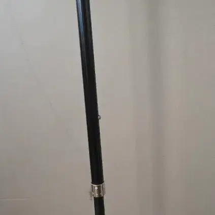 어르신 4발 지팡이 판매합니다.