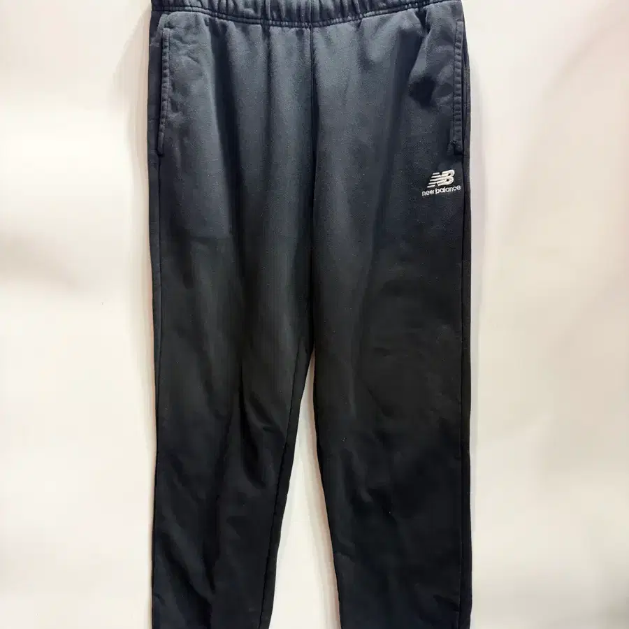 [L-XL] 뉴발란스 블랙 로고 자수 스웨트 팬츠 트레이닝 바지2.0