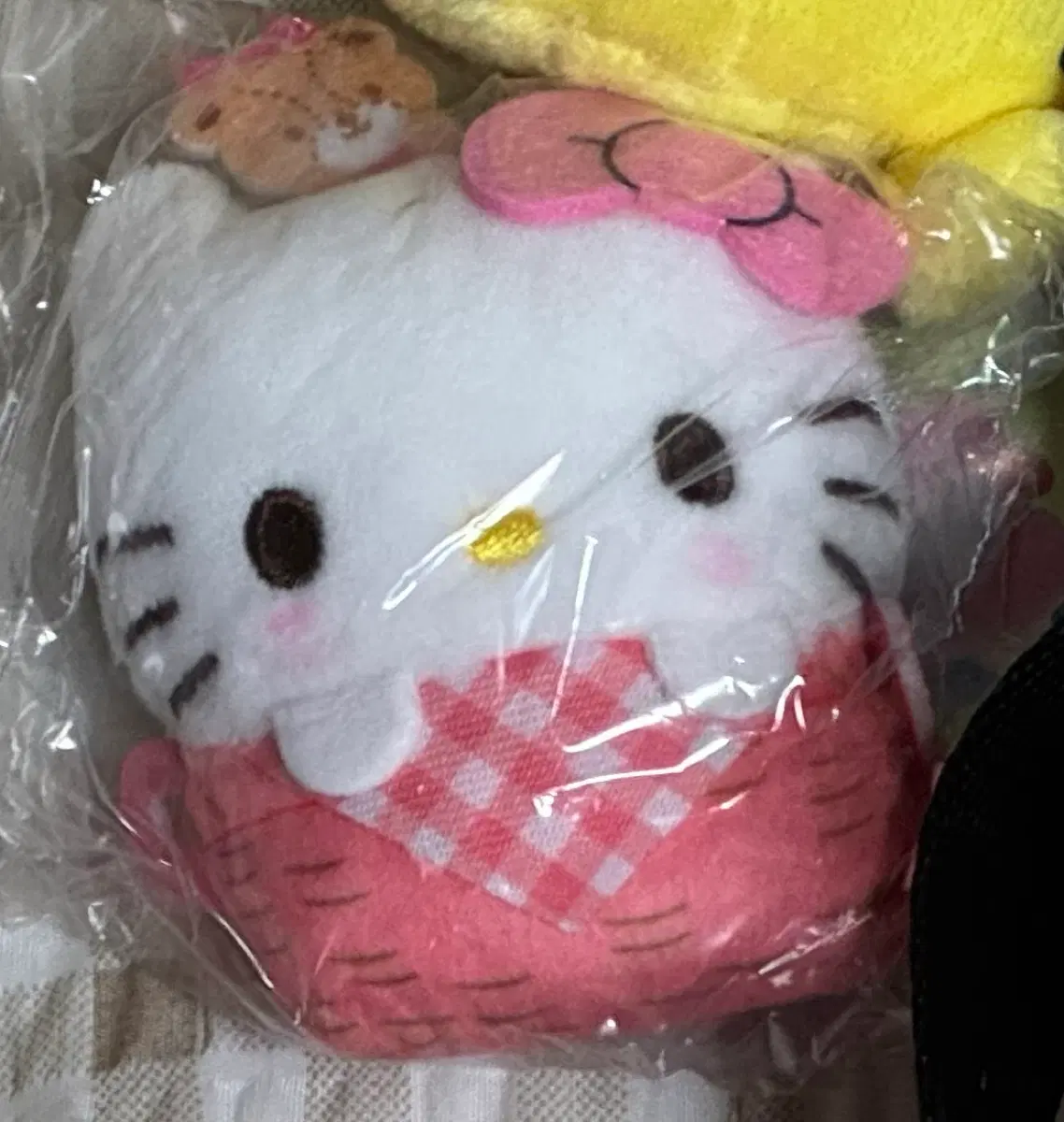 산리오 헬로키티 바스켓 오쿠루미 마스코트 인형 가챠