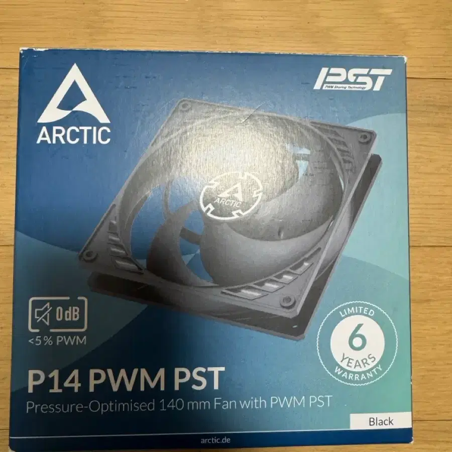Arctic P14 PWM PST 블랙 140mm 팬