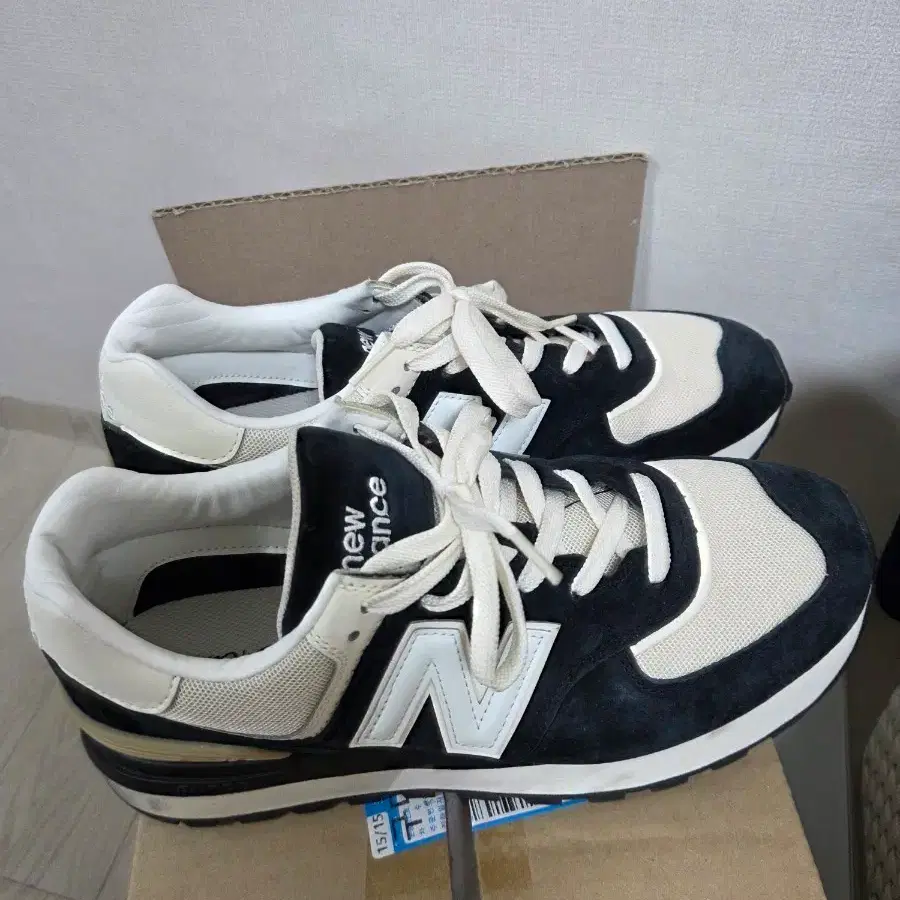 뉴발암스 574 레거시 블랙 앙고라