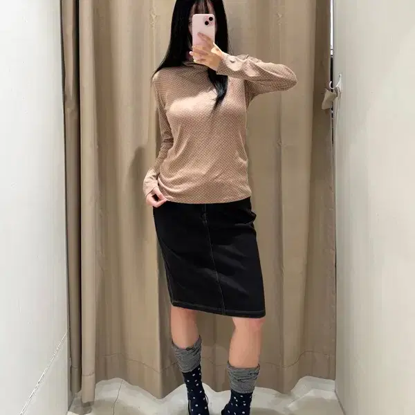JPN UNIQLO 터틀넥 도트 롱슬리브 J1107