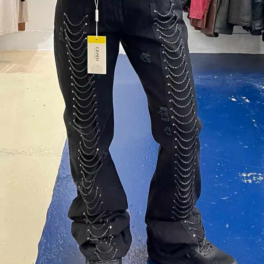VERSACE 베르사체 체인 부츠컷 바지