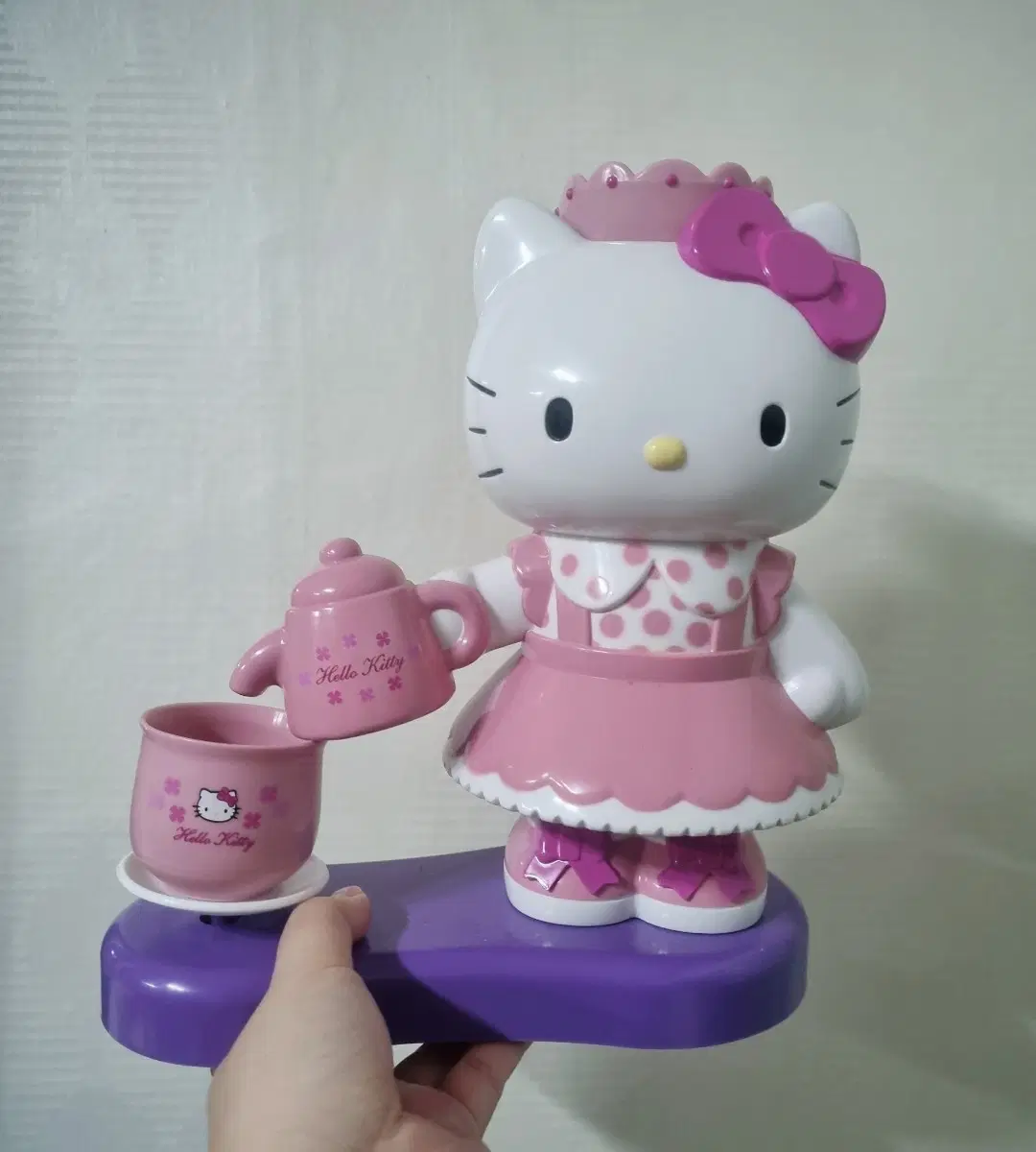 고전 키티 웨이트리스 메이드 피규어