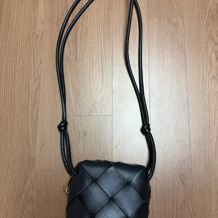 보테가베네타 카세트백 블랙(크로스 가방)
