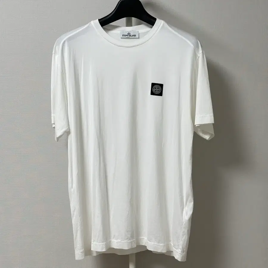 [XL] 22SS 스톤아일랜드 패치 로고 반팔 티셔츠 화이트