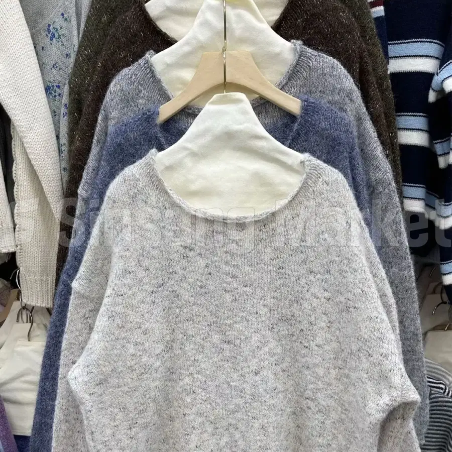 [빠른발송] 플레이리스트 유넥 보카시니트 기본 데일리 울 니트 가디건 티