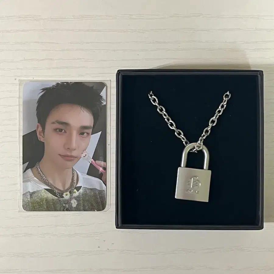 (급처)스트레이키즈 스키즈 현진 목걸이+포카 판매