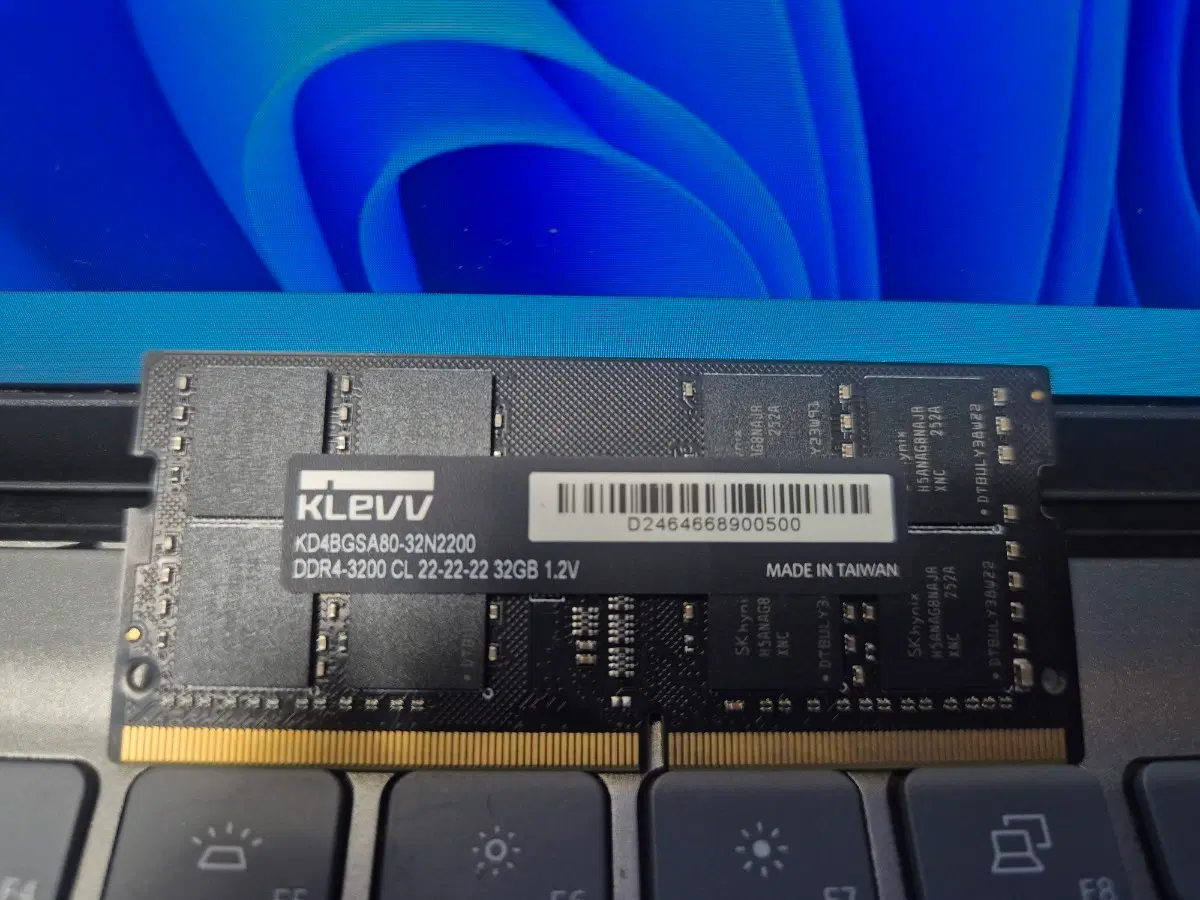 KLEVV DDR4-3200 CL22 32GB 1.2V 램