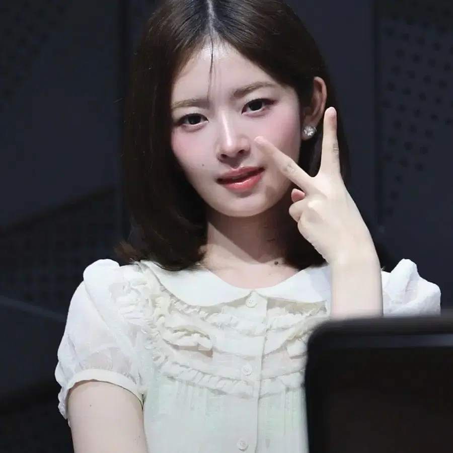복복 bocbok MELODY BLOUSE (IVORY)