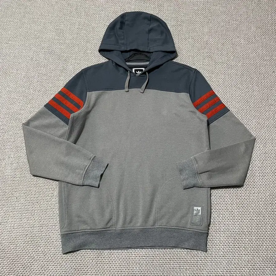L 아디다스 후드티셔츠 B.7603