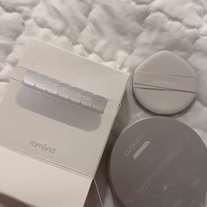 급처!! 롬앤 유에프오 쿠션 팔아요